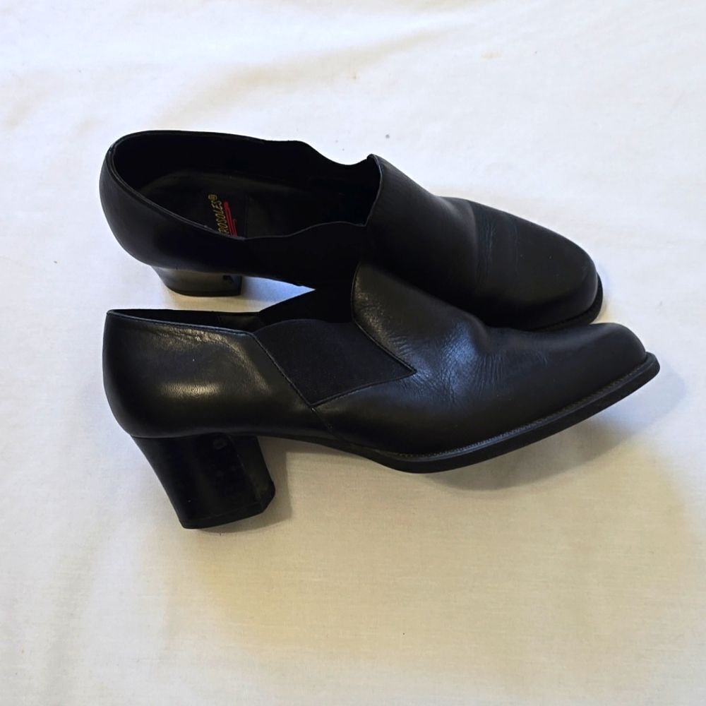 Aerosole‎ Black Leather Shoes size 8